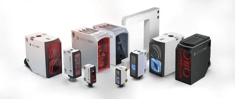 Ein breites Spektrum an Optischen Sensoren von Abstandssensoren über Farb-Sensoren und Kontrast-Sensoren bis hin zu Lichtschranken und Lichttaster 