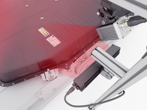 Der Vision-Sensor liest Barcodes, Klarschrift und direkt markierte Data-Matrix-Codes